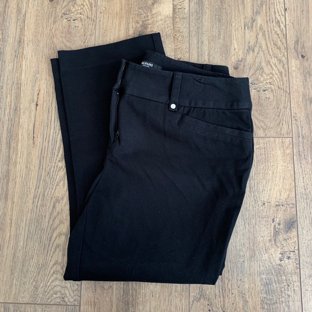 NWOT Alfani Capris